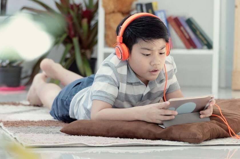 Helping Tweens and Teens Balance Screen Time During COVID